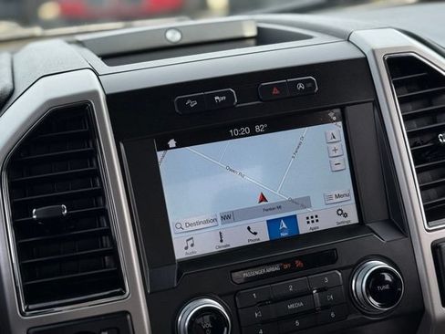 Used 2019 Ford F150 Lariat w/ Equipment Group 502A Luxury AWD/4WD image 3