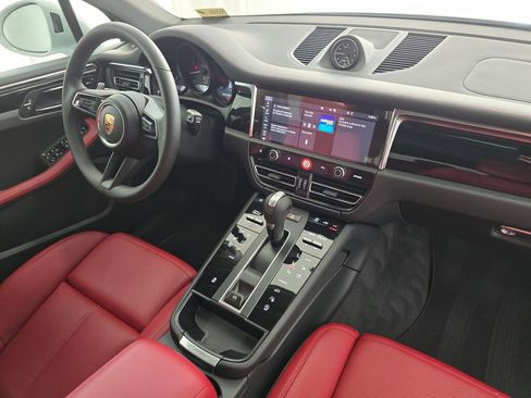 New 2026 Porsche Macan image 23