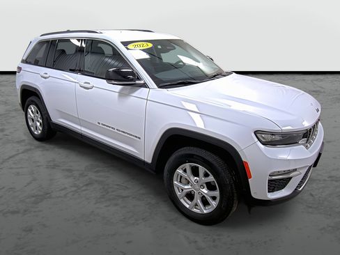 Used 2023 Jeep Grand Cherokee Limited w/ Luxury Tech Group II image 5