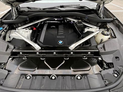 Used 2022 BMW X5 xDrive40i w/ Parking Assistance Package image 25