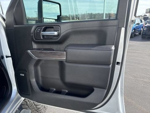 Used 2021 Chevrolet Silverado 2500 LTZ w/ LTZ Premium Texas Edition AWD/4WD image 33