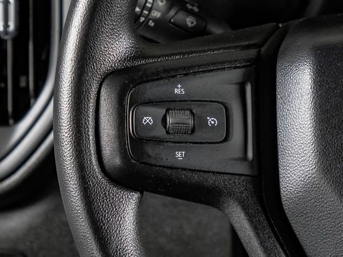 Used 2021 Chevrolet Silverado 2500 Custom w/ Custom Value Package AWD/4WD image 17