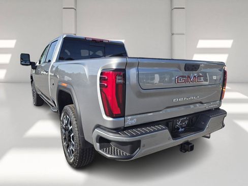 New 2026 GMC Sierra 2500 Denali w/ Denali Reserve Package AWD/4WD image 5