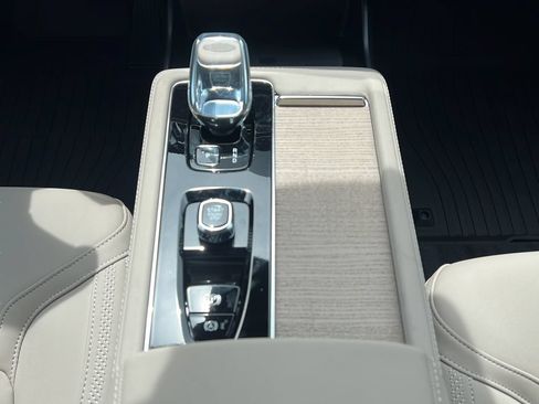 New 2026 Volvo XC90 B5 Core AWD/4WD image 14