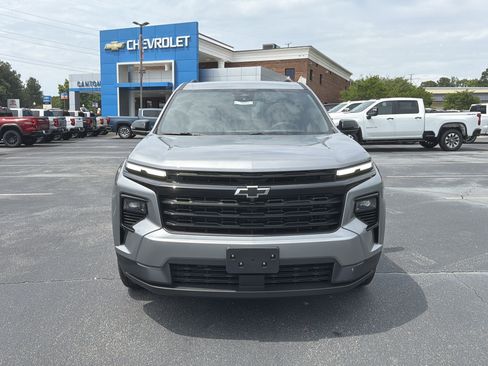 New 2026 Chevrolet Traverse LT w/ Midnight/Sport Edition FWD image 2