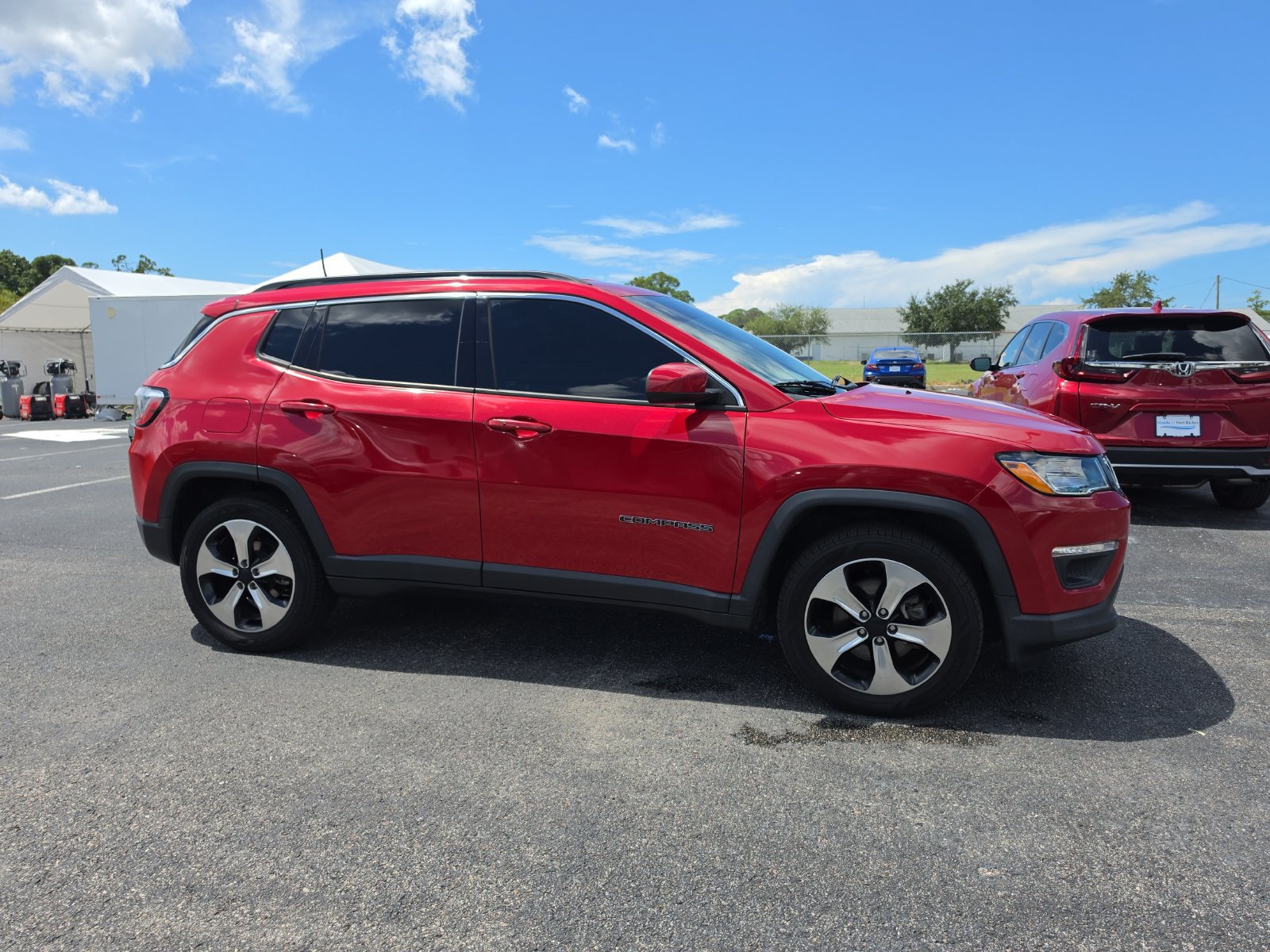 Used 2018 Jeep Compass Latitude w/ Popular Equipment Group FWD image 2
