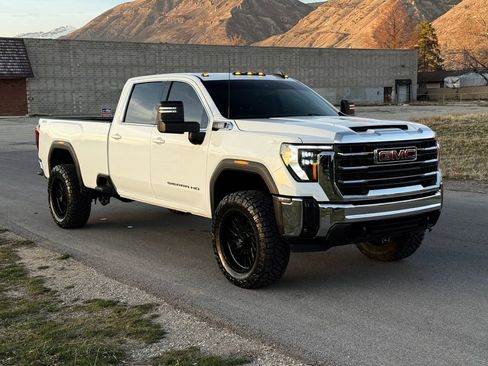 Used 2024 GMC Sierra 3500 SLE image 2