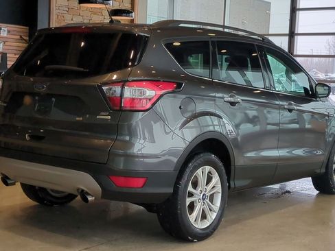 Used 2018 Ford Escape SE image 8