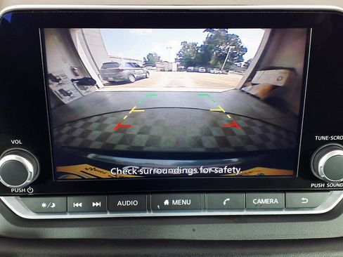 Used 2023 Nissan Rogue S FWD image 15