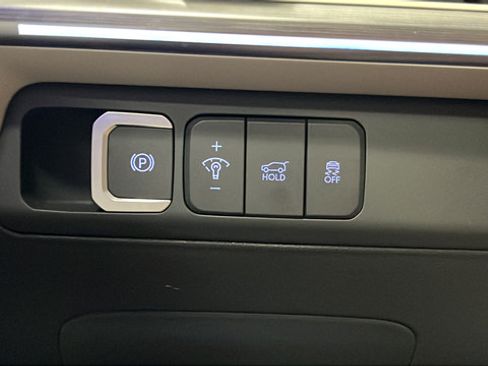 Used 2025 Hyundai Santa Fe Limited AWD/4WD image 35