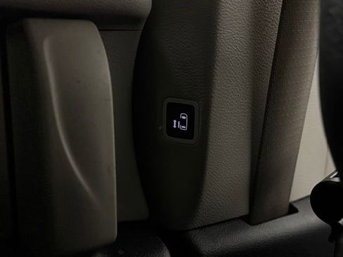 Used 2022 Chrysler Pacifica Touring-L image 26