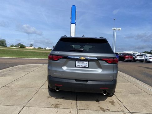 Used 2023 Chevrolet Traverse LT w/ LPO, Cargo Package AWD/4WD image 9