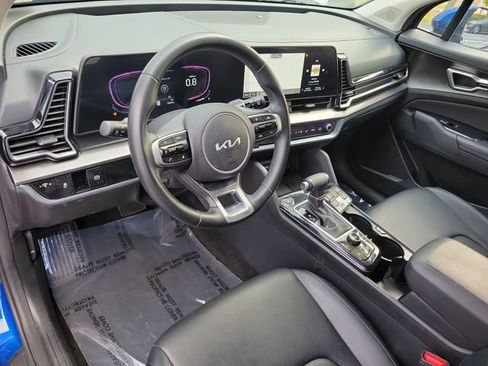 Used 2025 Kia Sportage EX FWD image 16