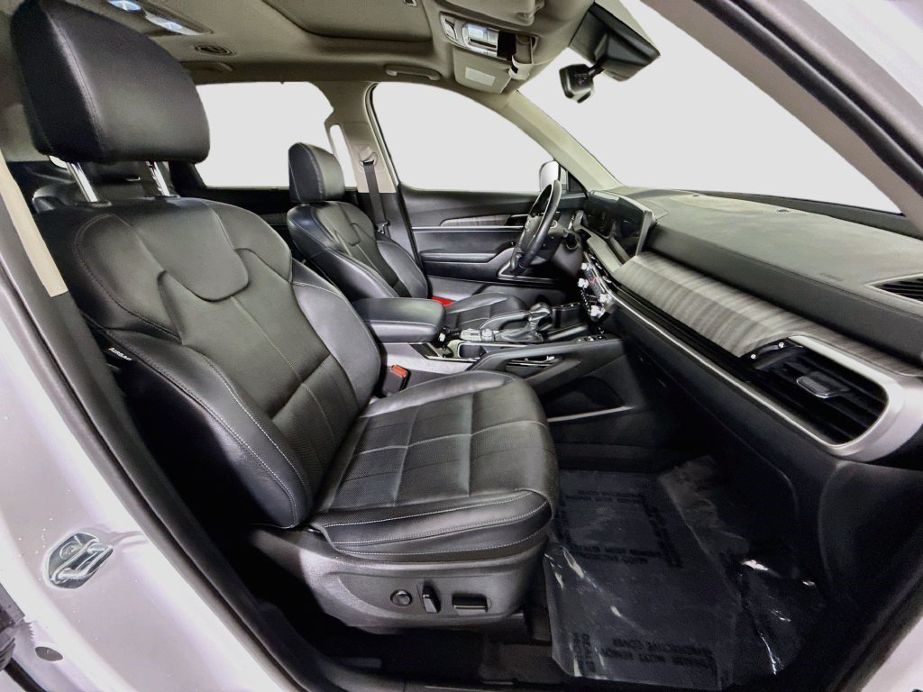 Used 2024 Kia Telluride EX w/ EX Captain's Chair Package FWD image 28