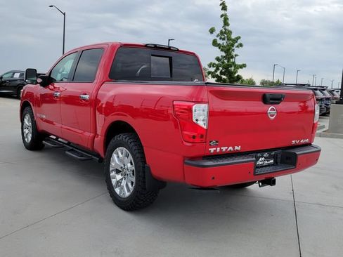 Used 2021 Nissan Titan SV w/ SV Convenience Package AWD/4WD image 3