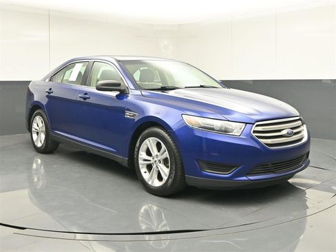 Used 2015 Ford Taurus SE FWD image 3