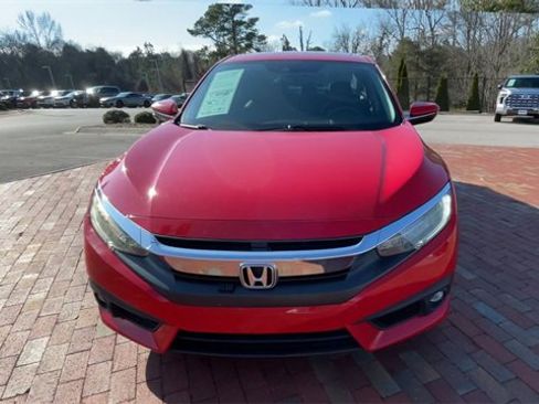 Used 2016 Honda Civic Touring image 4