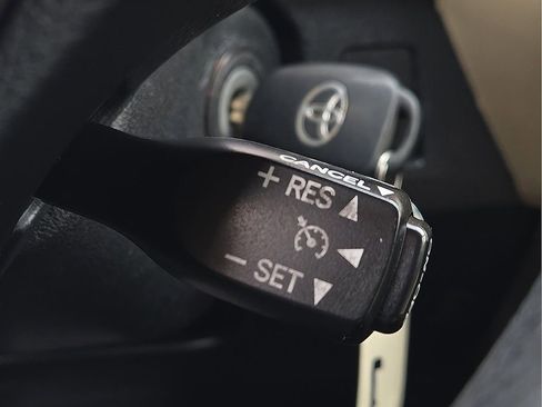 Used 2013 Toyota RAV4 LE image 16