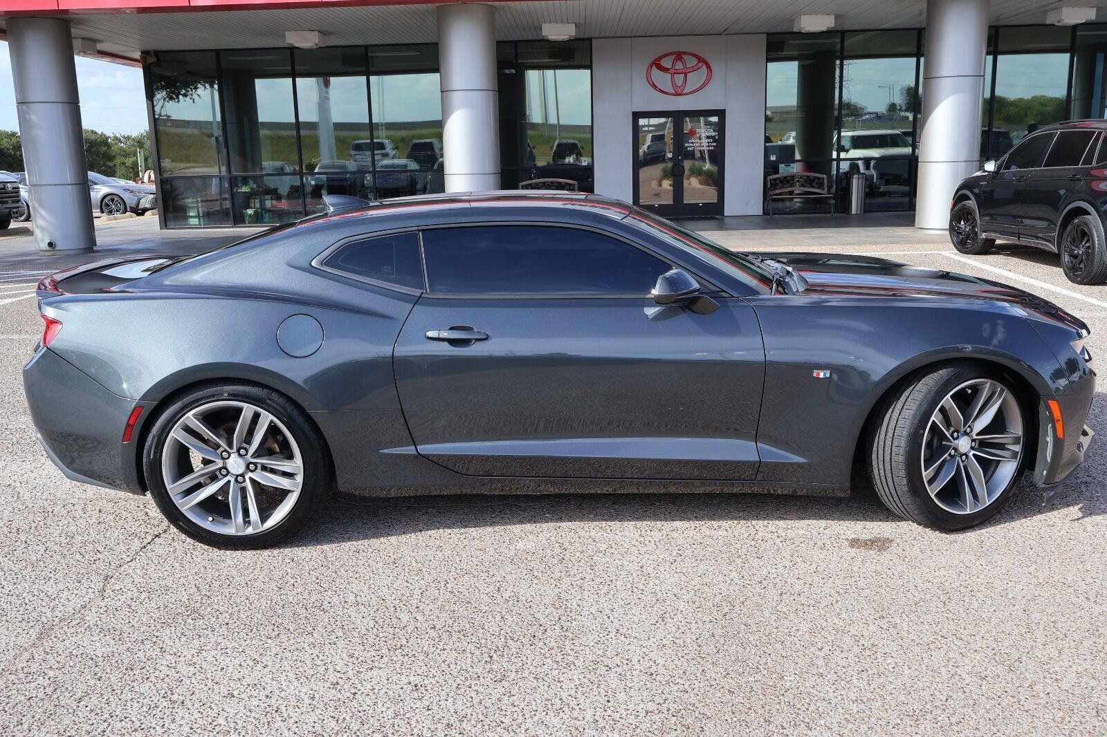 Used 2018 Chevrolet Camaro LT RWD image 2