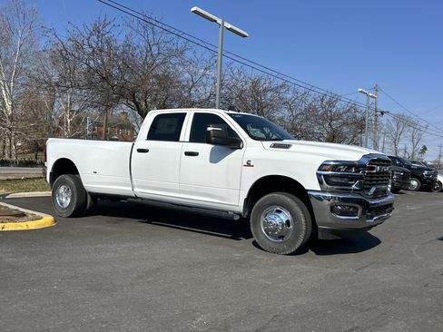 New 2026 RAM 3500 Tradesman image 19