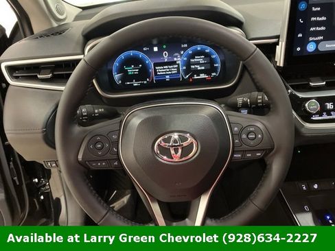 Used 2026 Toyota Corolla Cross XLE image 12