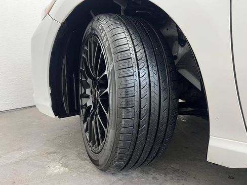 Used 2018 Toyota Camry XSE image 31