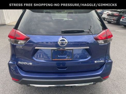 Used 2018 Nissan Rogue SV w/ Premium Package image 4
