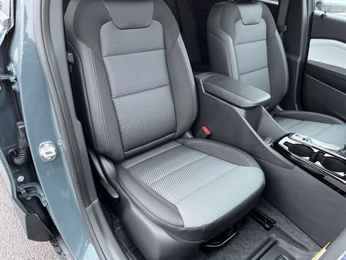 New 2026 Chevrolet Trax LT w/ Sunroof Package FWD image 26