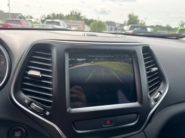 Used 2022 Jeep Cherokee Latitude AWD/4WD image 25