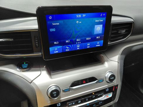 Certified 2020 Ford Explorer XLT w/ Equipment Group 202A image 36