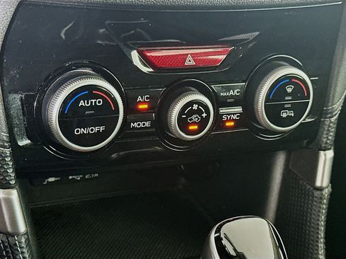 Used 2020 Subaru Forester Limited image 23