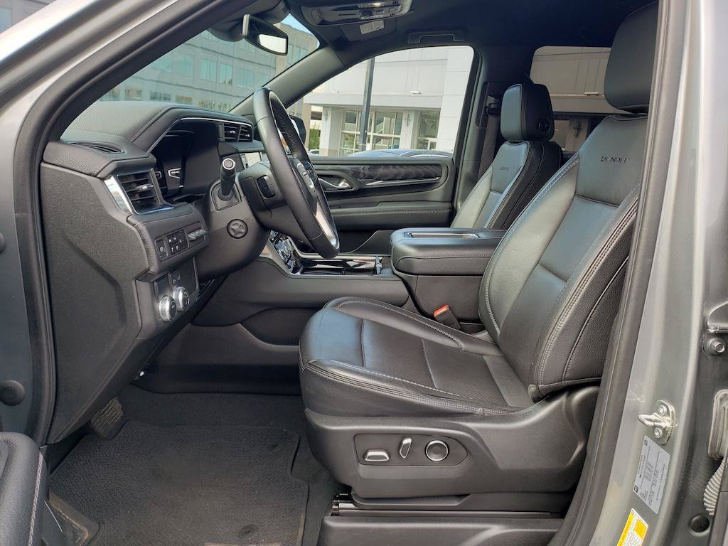 Used 2023 GMC Yukon Denali RWD image 16