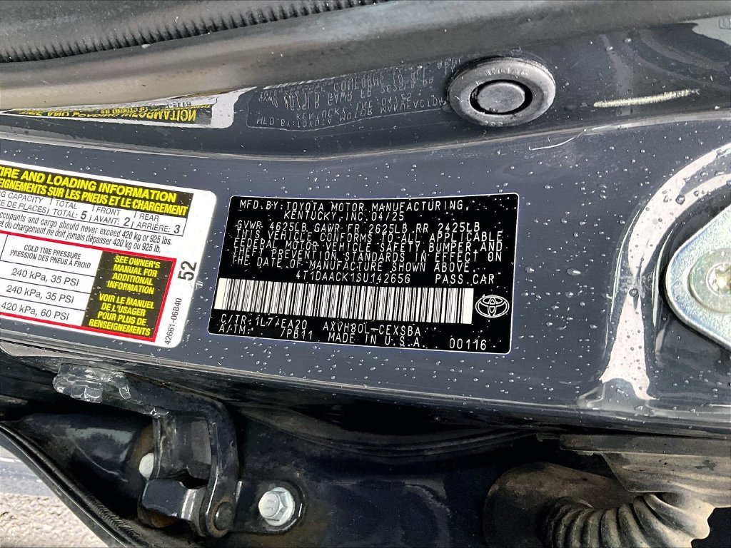 Used 2025 Toyota Camry SE FWD image 36