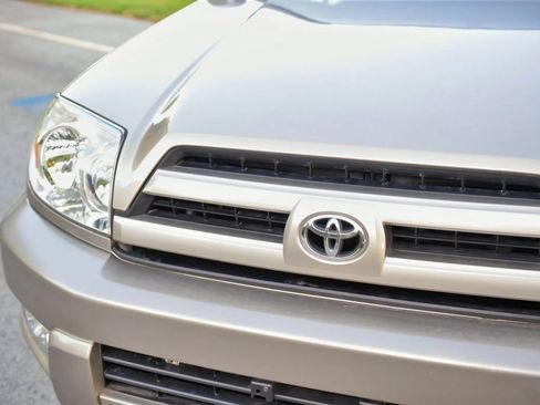 Used 2004 Toyota 4Runner Limited AWD/4WD image 23