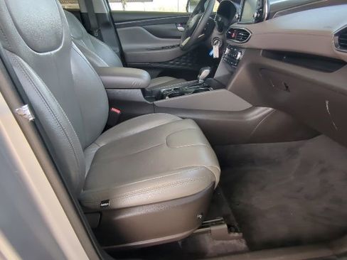 Used 2020 Hyundai Santa Fe SE image 20