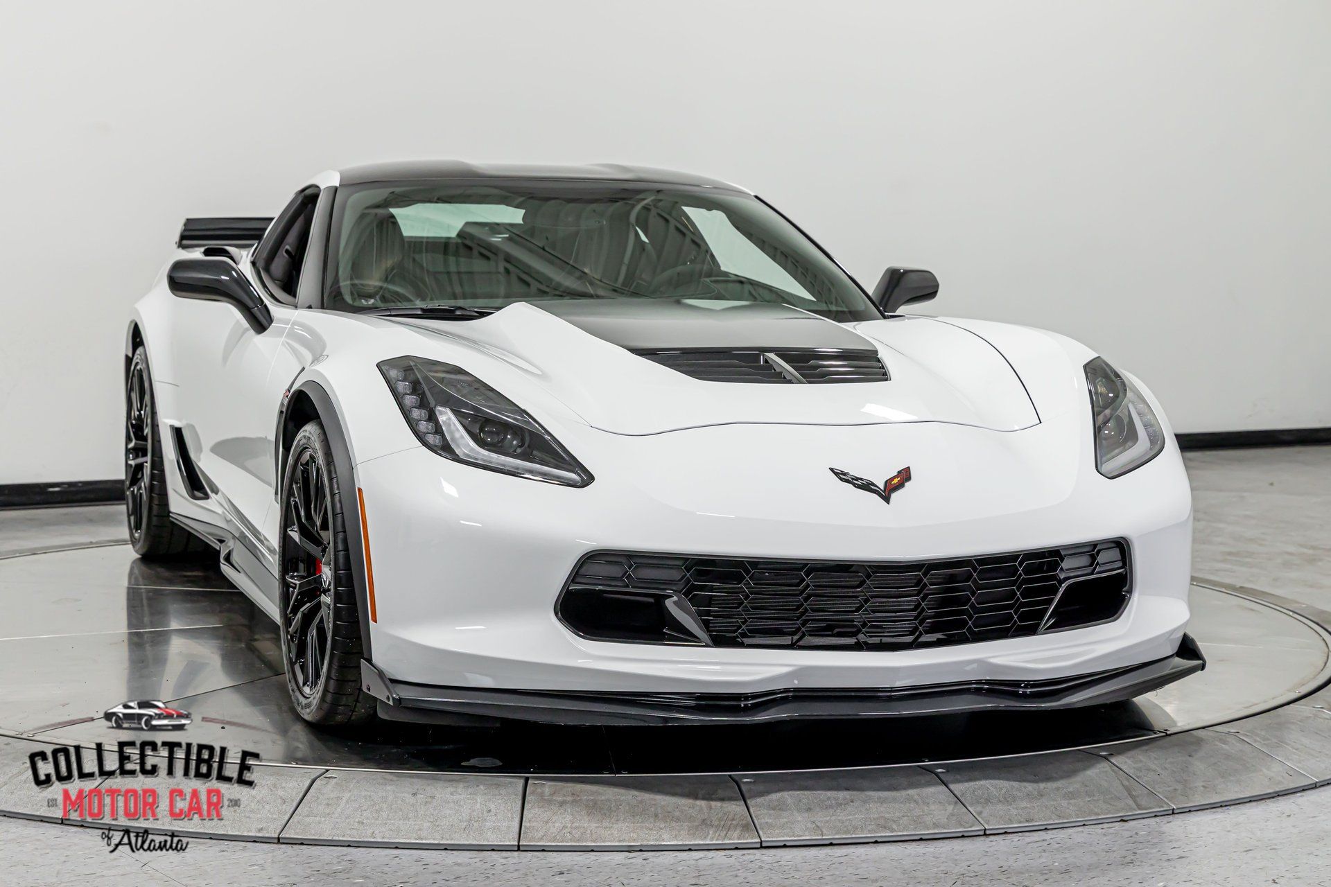 Used 2015 Chevrolet Corvette Z06 w/ 3LZ Preferred Equipment Group RWD image 30