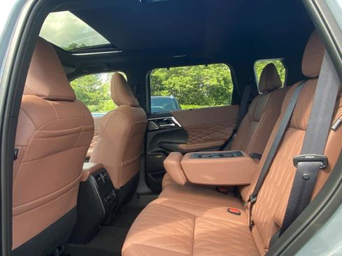 New 2025 Mitsubishi Outlander SEL image 11