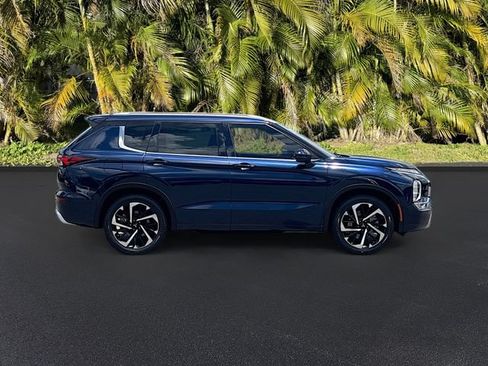 Used 2022 Mitsubishi Outlander SEL FWD image 3