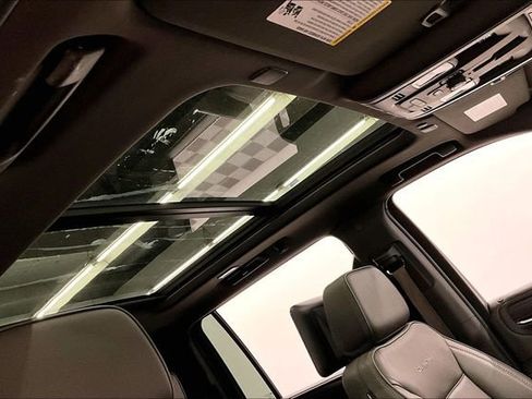 Used 2023 GMC Yukon XL Denali w/ Denali Reserve Package AWD/4WD image 20