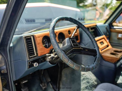 Used 1988 Chevrolet G20 RWD image 26