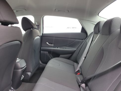 New 2026 Hyundai Elantra SE FWD image 11