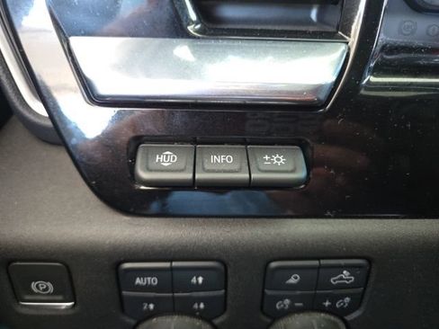 Used 2024 Chevrolet Silverado 1500 High Country AWD/4WD image 9