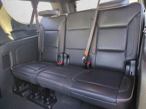 Used 2023 Chevrolet Suburban Premier image 20