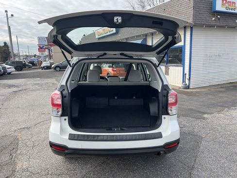 Used 2017 Subaru Forester 2.5i w/ Alloy Wheel Package image 41