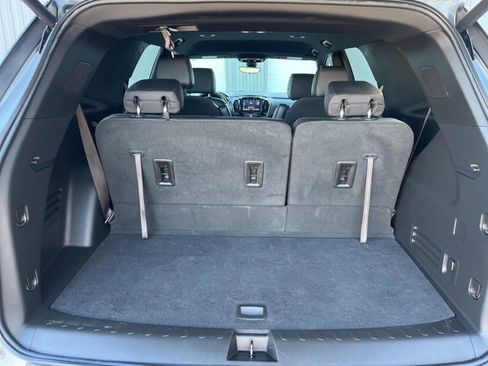 Used 2023 Chevrolet Traverse RS image 7
