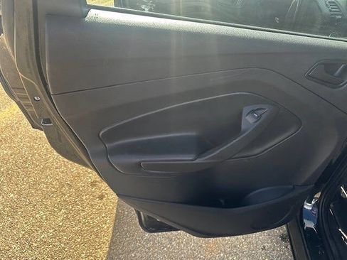 Used 2019 Ford Escape S image 18