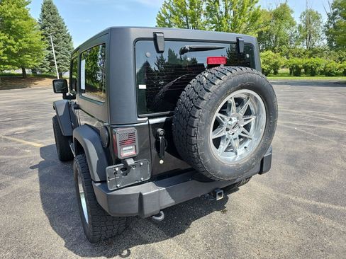 Used 2017 Jeep Wrangler Sport w/ Quick Order Package 24S AWD/4WD image 3