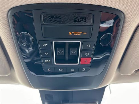 Used 2025 Kia Carnival SX Prestige image 26