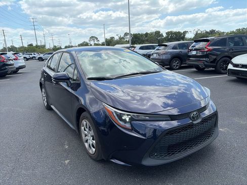 Used 2022 Toyota Corolla LE image 1