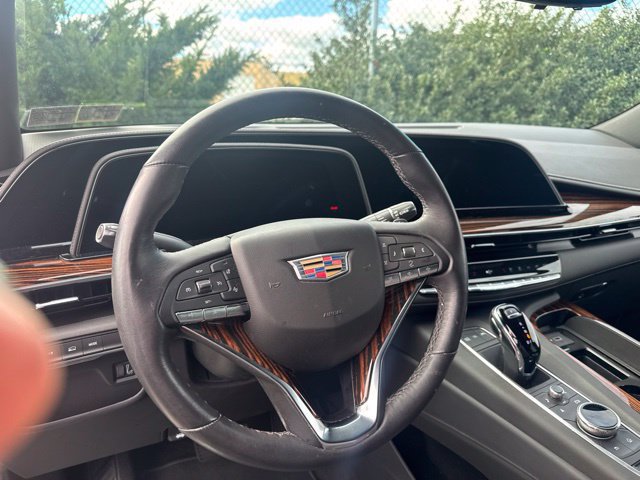 Used 2023 Cadillac Escalade Premium Luxury AWD/4WD image 27
